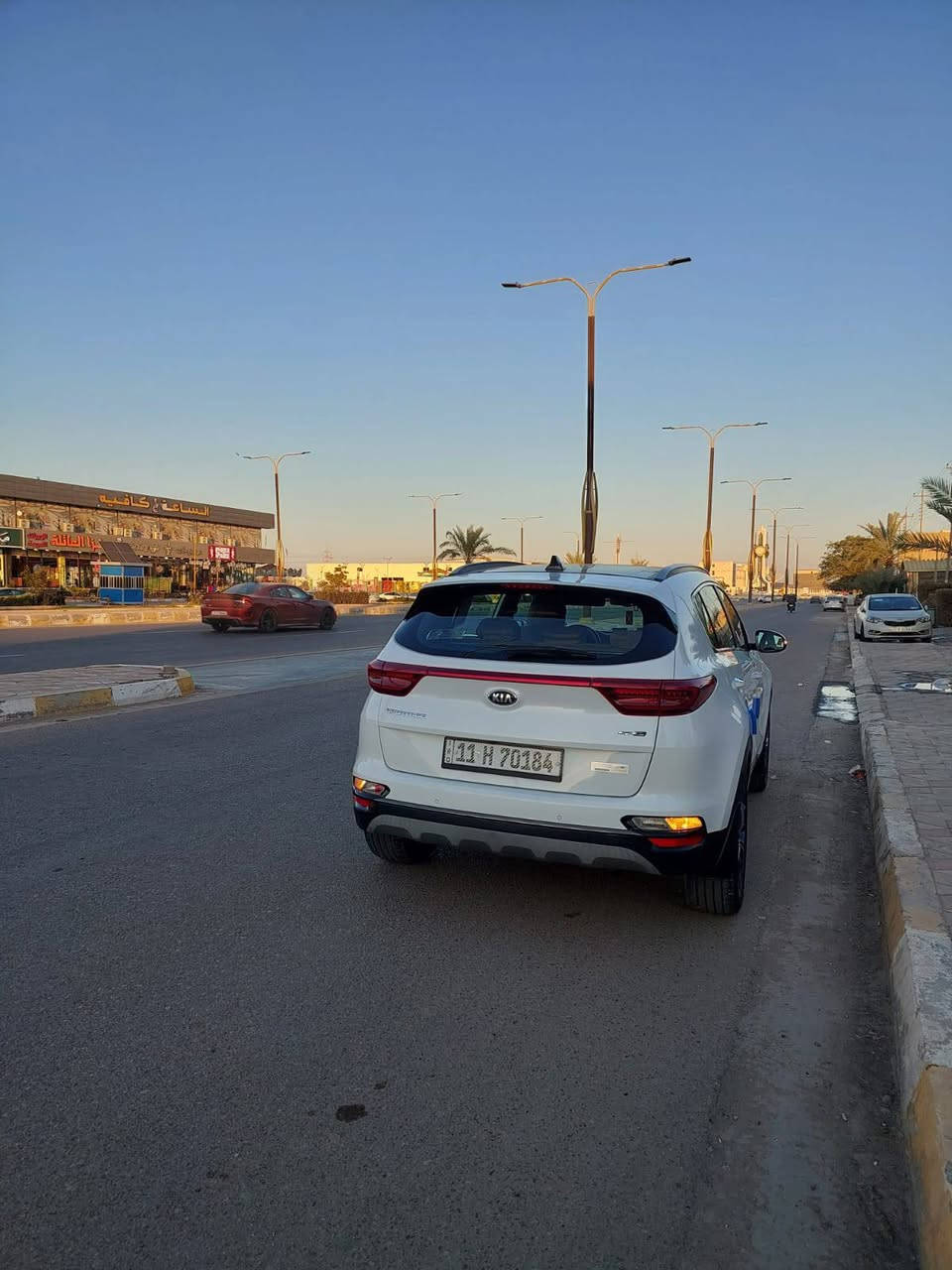 ‏السلام عليكم   🤍🤍🤍
‏
‏             🔥كيا سبورتج موديل2019. شكل ال 20
‏ رقم بغداد بسمي. تحويل ثاني يوم 
‏كفالة عامة عدا كم شخط كولش صغار 
‏
‏🔹الموصفات جيتي لاين فول 1/1
‏🔹ماشيه 54 الف شرط لفحص
‏     خليجي.  شركة دولية
‏بصمة.     بنورامااا 
‏🔹حساس امامي  خلفي 
‏🔹كامره خلفيه 
‏🔹ويل كب 
‏🔹داخل  جلد لونين جديد 
‏🔹هندبريك بصمة 
‏🔹شاشه كبيرة بلادي
‏🔹تحكمات ستيرن 
‏🔹٣ وضعيات قياده 
‏     وبعد بيها هواية مواصفات معروفة الجيتي
‏   
‏            السعر.   220 $ بيها مجال بسيط 
‏
‏ الاستفسار  ***********
‏مكان السياره الفلوجة
