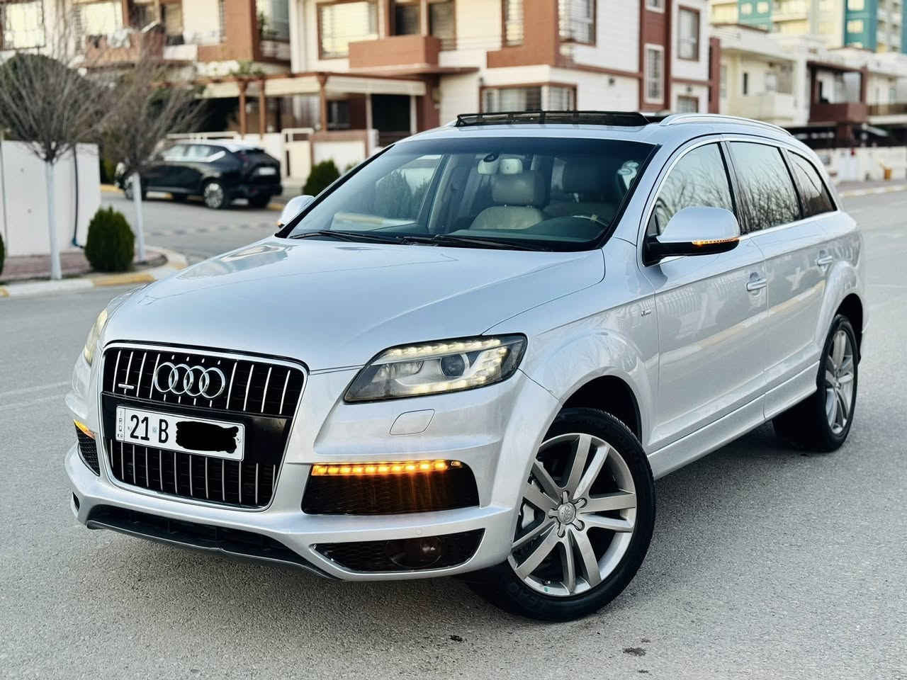 بسم الله الرحمن الرحيم
ئاودى Q7 S-line Quattro 2012 فول مواصفات ١/١
مواصفات خليجي وكالة شريكة سردار ضمان دولي
لون سلفر
------------------------------------------
مكان🌆: سليمانى                سعر💵: 131$
هاتف☎️: *********** 
                                               
    
------------------------------------------
محرك سته سلندر V6 3.0L سوپه ر چارچ محرك بنزين
گير و محرك بشرط مابي سوت و دغان و صرف  خلل مابي
ماشية 105 الف حقيقى
------------------------------------------
سيارة حيل حيلوة جديد ماشالله
بدون صبغ 
سيارة كل على وضع بيلادي
سنوي بسمي تحويل نفسل يوم  
سنوي و ارقام جديد ٢٠٣١
-----------------------------------------
مواصفات
{ بصمة - پانوراما - داخل اصفر - صندوق شفت - ٣ پردة - ماوس - ٧ راكب - كشنات جلد - كشنات كهربا - سيدي بوكس - تبريد مركزي - كاميرا - حساس خلفي و امامي - لايت ليد - ڤوليوم - تحديد سورعه - وبعد )
-------------------------------------------
اربع تايرات و ويل بيلادي جديد
ته حويل غه رامة بشرط سنوي بأسمي
سيارة شرط بدون اى نواقص گير و محريك و حدادي و كاهرباى كولة بشرط
--------------------------------------------
بسم الله الرحمن الزحيم
‏ AUDI Q7 quattro S-line 2012
ئاودى موديل Q7 S-line 2012فول فول مواسفات پانؤراما
مواسفات خليجى سفرى شه ريكه ى سه ردار زه مان
ره نگى سلفه ر 
-----------------------------------------
شوين🌆: سليمانى              سعر 💵: 131$
موبايل☎️: ***********
                                    
-----------------------------------------
مه كينه V6 شه ش بستؤن 3.0 سوپه ر چارچ به نزين
گيرو مه كينه ى به شه رت
سه وت و سه رف و خه له لى نييه به شه رت
 105 هه زار حه قيقى رؤيشتوه

-----------------------------------------
بي بوياخه 
زؤر جوان ماوه ته وه و نمونه يه له جوانيدا
به ناوي خومه وه يه سه نه وي تا ٢٠٣١ تازه يه
-----------------------------------------
مواسفات
( به سمه - پانؤراما - ناوزه رد - په رده - سندوق شه فت  - كوشن جلد - ماوس - سيدى بؤكس -سئ ريز كوشن - ته بريد مه ركه زى -  كاميرا - حاسه ى پيش و دوا - لايت ليد - ڤؤليؤم - تحديد سورعه - زؤر مواسفاتى تر )
------------------------------------------
چوار تايه ويلى تازه ى و كامل سيرڤزى بؤكراوه
سه نه وى به ناوى خؤمه وه يه
ته حويل و غه رامه به شه رت
{{ گير و مه كينه و كاره باى و هه موو گيانى به شه رت }}
------------------------------------------
