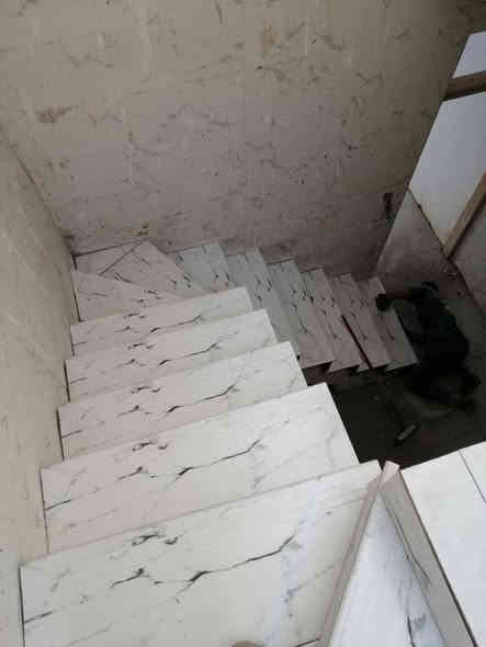 خلفه سيراميك بورسلين جدران ارضية وكاشي ومرمر داجه اولي وتفرغ حالياً بغداد ***********
