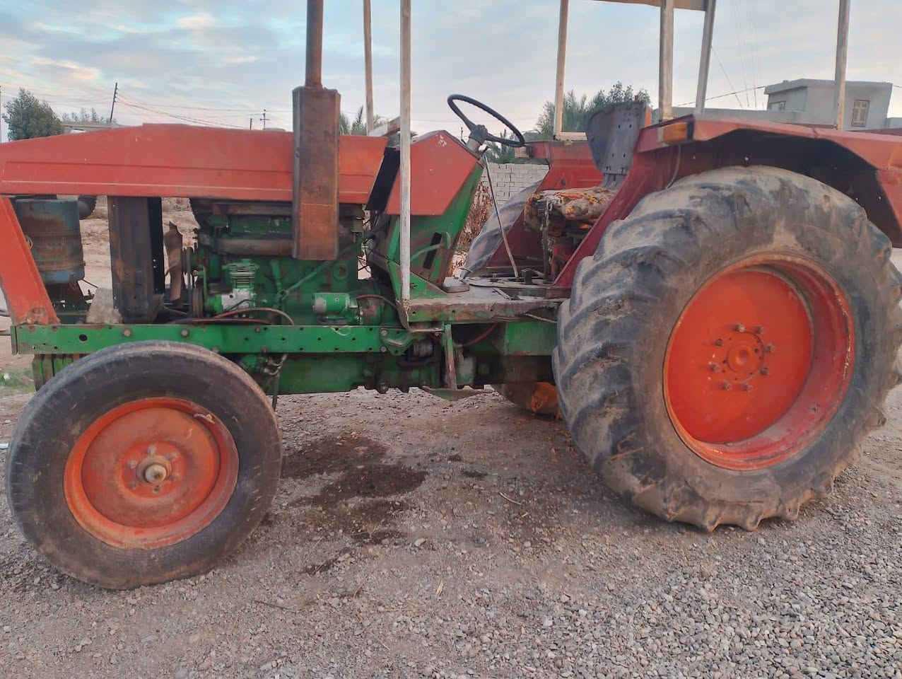 السلام عليكم عنتر ٨٠ للبيع هية و معداتهة محرك بي صرف بصيط كير اكسل هيدروليك كشر كهرباءيات خير من الله تايرات شوف العين محور الستير دنفس فيات راديتر نحاس جديد شادة كتاب مزايدة للستفسار اكثر اتصل  ***********
