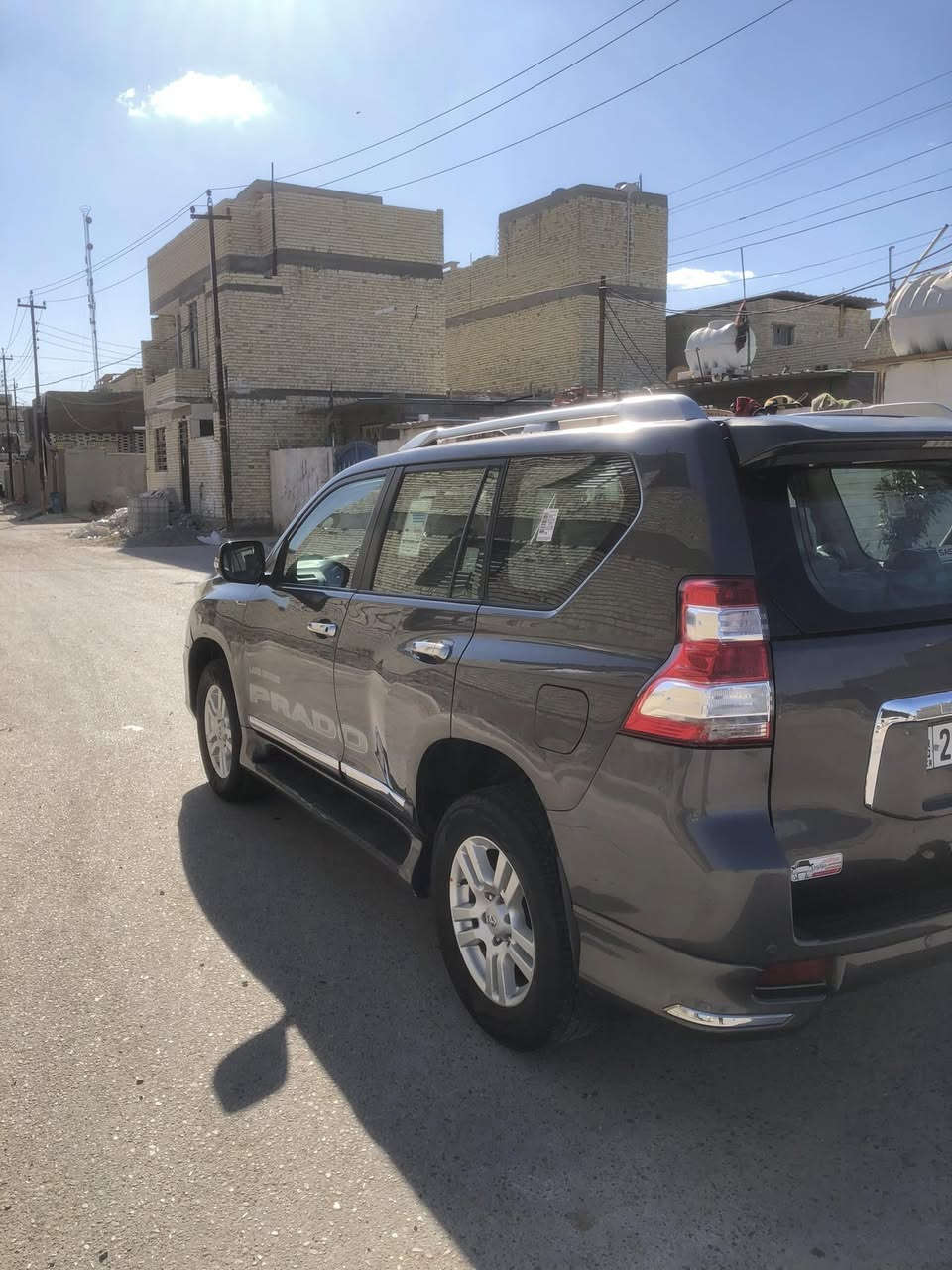 السلام عليكم برادو 4 سلندر  للبيع او المراوس  2010 محدث 18 صبغ بس دعاميات مكان التحديث السياره مكفوله عدا شبر بلقماره والقماره بيها جراد كشنات جلد بلادي كامرتين مري شفط اشاير فورويل كشن كهرباء بطن عسلي 3 قطع تبريد ماشيه 131كم حدادية 100‎%‎ السياره نظيفه برغي ماكو نقص بيها والسونار مرفق رقم نكليزي السعر خاص او الاتصال ‭***********
