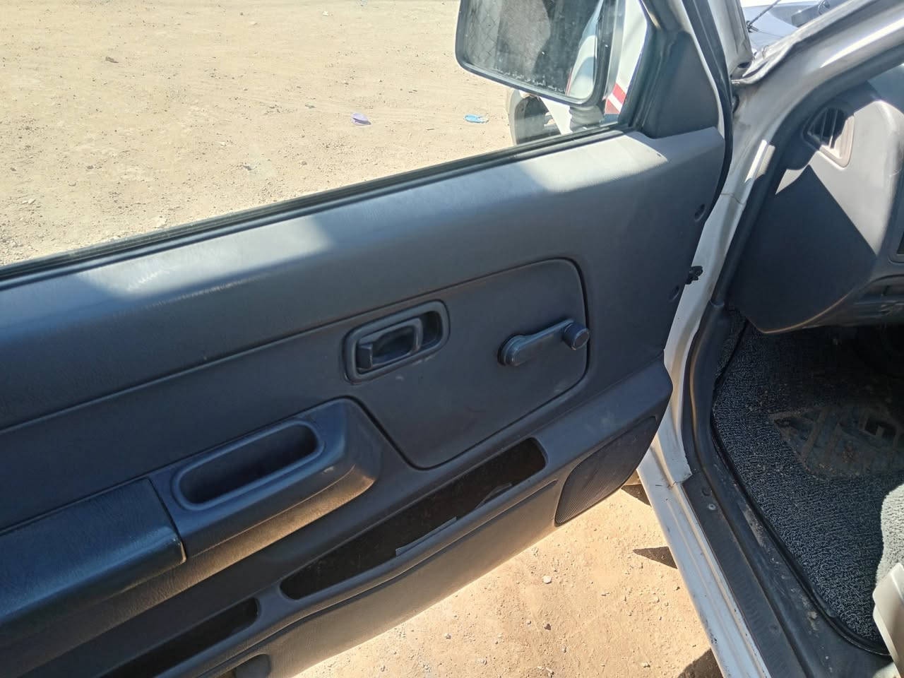 نيسان بيكم موديل 2004 كفاله عامه سياره رقم بغداد جديد ماناقصه اي شي جاهزه العنوان سماوه سعر 95 انتصل على رقم ***********
