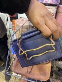 جنط نسائيه للبيع جمله فقط كاصهن وجبه وعزنه المحل ونريد انبيعهن كلهن شل...