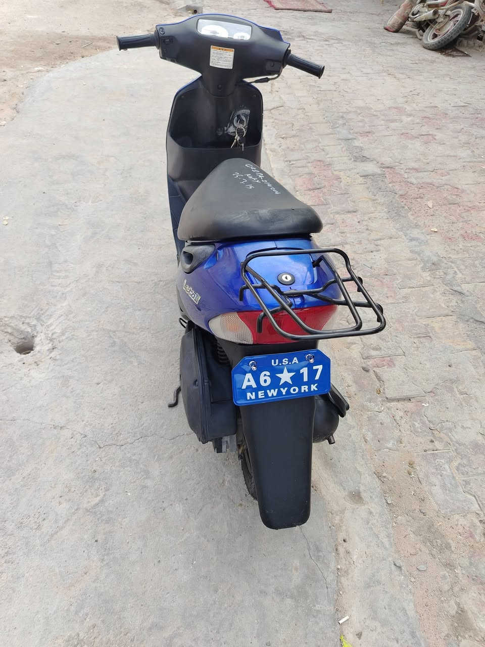 السلام عليكم دراجه للبيع ساسوكي جنطه دراجه نضيفه ما مفتوحه سلف هندر كهربائيات كلها شغاله /***********
