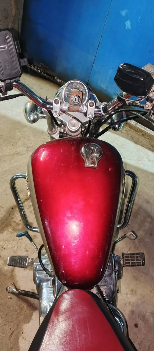 السلام عليكم دراجه هارلي فيراكو 
 محرك 250 بدايت خيط بخار نكره سلف كهربائيات كامله اطارات جدد الدراجه خير من الله/السعر 700وبيه مجال/مكان بغداد جسر الفرنسي قرب فلكت حي النصر/***********
