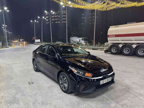 السلام عليكم 
كيا فورتي موديل 23
حادث جاملغ وباب صبغ . شواصي مكفولة بشرط . 
ماشية 8 الاف ميل فقط  ( مشي امريكا ) . 
رقم اربيل جديد ( وكالة او تحويل مضمون ) . 
مواصفات السيارة :- مكينة 2000 دوش ، شاشة ، كاميرا خلفية ، رادارات امامية وخلفي ، توقف ذاتي ، كروس سرعة ، قيادة ذاتية ، ويل كب ، وباقي مواصفات معروفة العادية . . 
السعر / 155$   وبيها مجال بسيط . 
مكان / بغداد . 
للاتصال / *********** .
