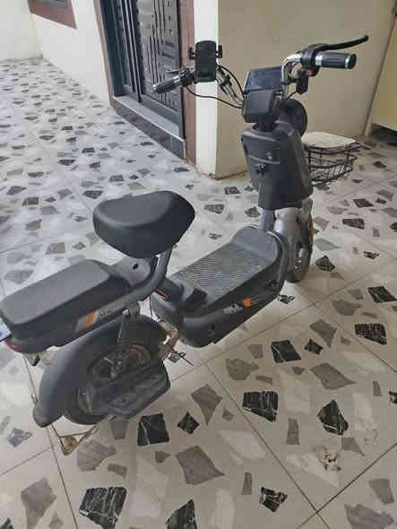 السلام عليكم دراجه شحن لبيع نوع m8s دراجه نضيف وجديده ماصار اهوي من اشتريته كلشي شغال بيه حجم 14 السرعه حقيقه 50 
يحتاج بطاريات عداد البطاريات 4 مو كلهن واكفات  وتكلفت البطاريات كلهن 50الف 
السعر 250 وبي مجال 
المكان كركوك حي العسكري 
رقم الهاتف ***********

