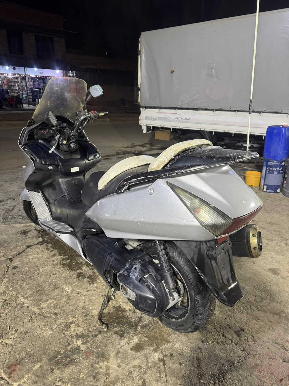 سلام عليكم سلفر ونج 600
دراجه نضيفه مكينه برغي ما مفتوح بيها 

دراجه عوزها ادامه والكفرات كدام عينك 

مكفوله نضوح بخار صوت 

كهربائيات كلها شغاله اوفر مود شغال

أوراق كامله 

ويها جنطه هديه

السعر :1200 وبيها مجال 

مكان:الحسينيه 

رقم: ***********
