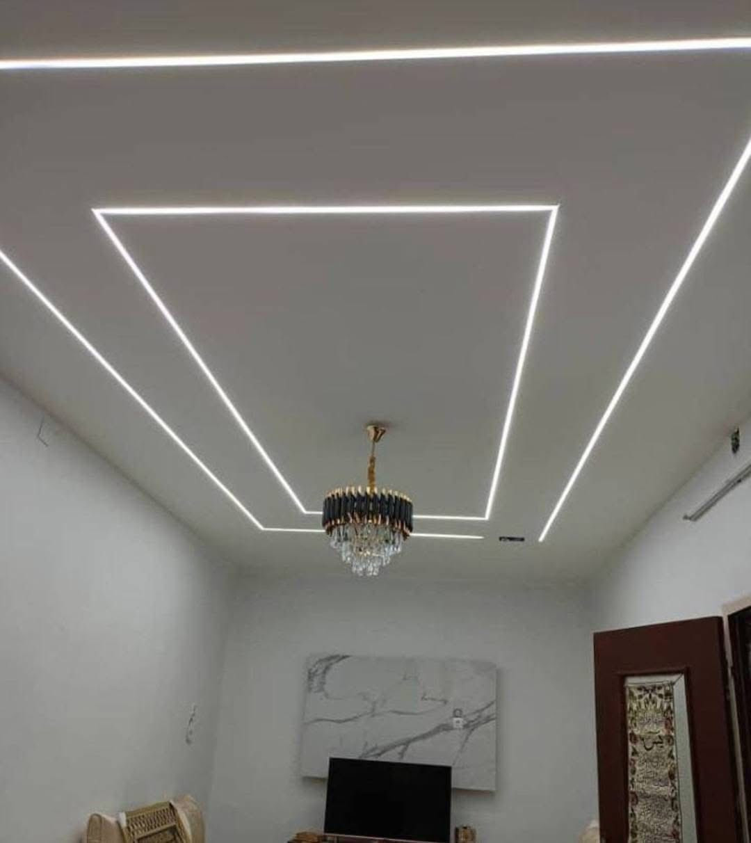 #المميز_الديكورات/***********
سلام عليكم /نموذج بسيط من اعمالنا في بغداد✅🤍
خلفات متفرغه العمل  جميع ديكورات بأنسب الاسعار
1-سقف ثانوي✨🤍
2-جبسن بورد  بوكسات قواطع مغربي + سبنت بورد + بوردx
3-بديل خشب+ جوكرات كلاسك  💯✨
4-ديكور بلازمة. ✨🩶
5-سحبات داخليه وخارجيه ✨🤍
6-حجر داخلي✨💠
7-عمل زجاج لوحات داخليه وخارجيه🤍✨
8-نشتغل جميع محلات وصيدليات بكادر مميز✨
9-نعمل جميع نقشات شيبورد 🤎⚒️
يوجد لدينا كادر مجمعات بسعار مناسبه جدا😍
يوجد لدينا كادر صبغ شركه جوتن وبتك وبي واي 🤍⚒️
التواصل خاص عبر الصفحه او تواصل واتساب الادنا/ ملاحظه شغل سقوف وجبسن بورد وسبنت وبوردx
بنايات ضمان العمل شيش وجوي وتثقيب شغل درجة اولى
***********
***********
