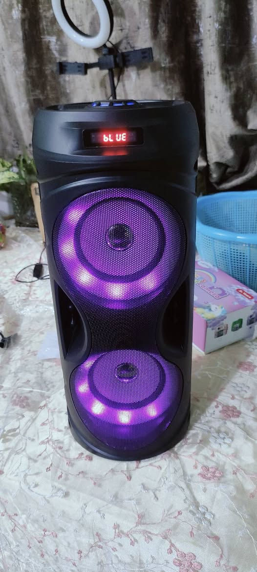 مكبر صوت شحن بشاحنة تايب سي وراديو ، او اكس ، مايك ، مدخل يو اس بي ، نشره، بلوتوث ، شاشة ، مع ملحقاته ، جديد كارتون
ما مستخدم.
سعره مع التوصيل 25000 الف كافة محافظات العراق.
***********
