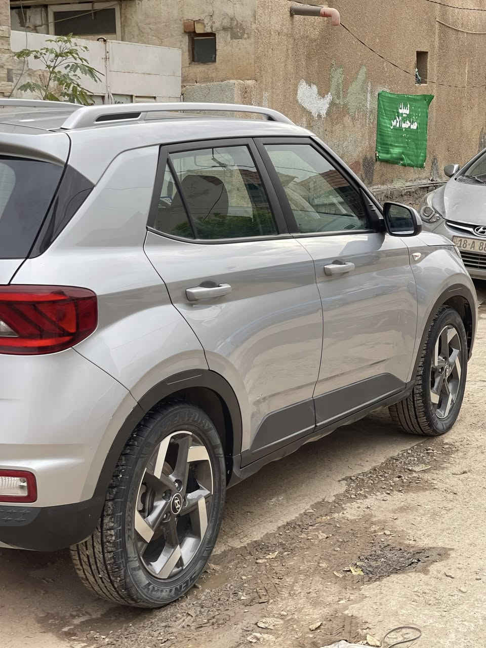 الـسلام عليكم ورحمة الله وبركاته 
للبيع هونداي فينو موديل ٢٠٢٣ فول مواصفات فتحه بس سويج ماشيه ٥٦ الف حادثها قبق جنطة موقع السياره حله الجمعيه شارع أربعين للأستفسار على رقم *********** // ***********
