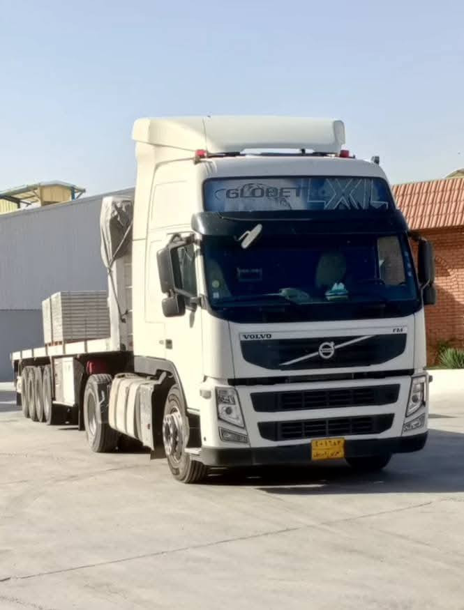 السلام عليكم تريله للبيع ڤالڤو 2011 ايف ايم حجم المحرك 460  تحويل ثاني يوم سياره جاهزه كبل عل شغل
الهاتف
***********
واتساب
