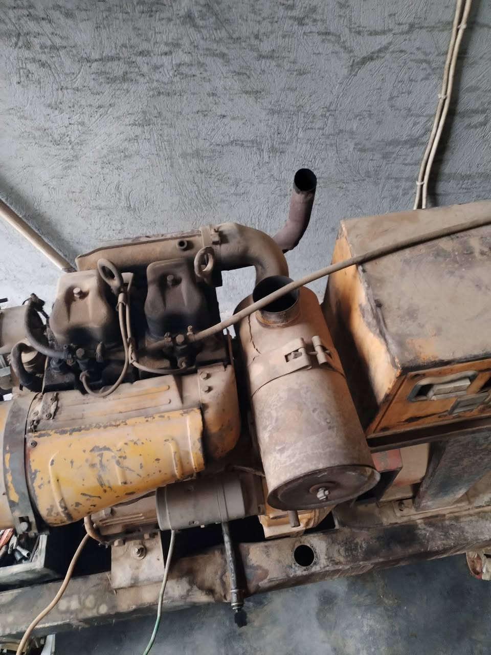 مولد للبيع
سباي ايطالي 2 بستمين 15 كيفي ثري فيز شغال ونضيف رايديه 12 ورقه
***********
