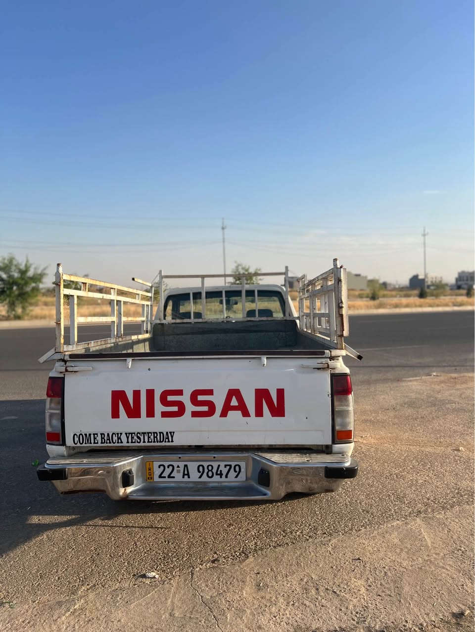 سان پیکاب 
مۆدێلی ٢٠١١ 
پێنج قولاب 
ناو سور جام کارەبای 
ناوگاعی بۆکراوە
تەبرید و گەرمی بەشەرت 
گێر و مەکینە و ئەکسل بەشەرت کەپسە و نەکراوەتەوە
تەقەو رەقەی تیانیە مەسروفی تیانیە
تاخم پێش و پشتی مەزبوت  
تەحویل و بەناوکردن بەشەرت بەناوی خۆمانە 
  سێ قولاب بۆیاغە و دەرگای سایەق یەک پەڵە ساردی هەیە چامڵغی سایەق بەبیلاد گۆراوەسبوغ نیە
***********
***********
ناونیشان هەولێر بنەسڵاوە أربيل, العراق
