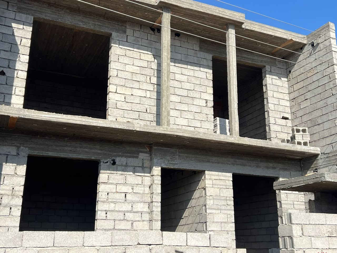 .غرف نوم 3 صاله 4*5 مطبخ ستقبال حمام 2 درج داخلي واجه 9 نزال 15
الموقع تقاطع العدس وره الكليه بلاد الرافدين الجديده قريب مكتب الكروي تواصل عل الرقم ***********
