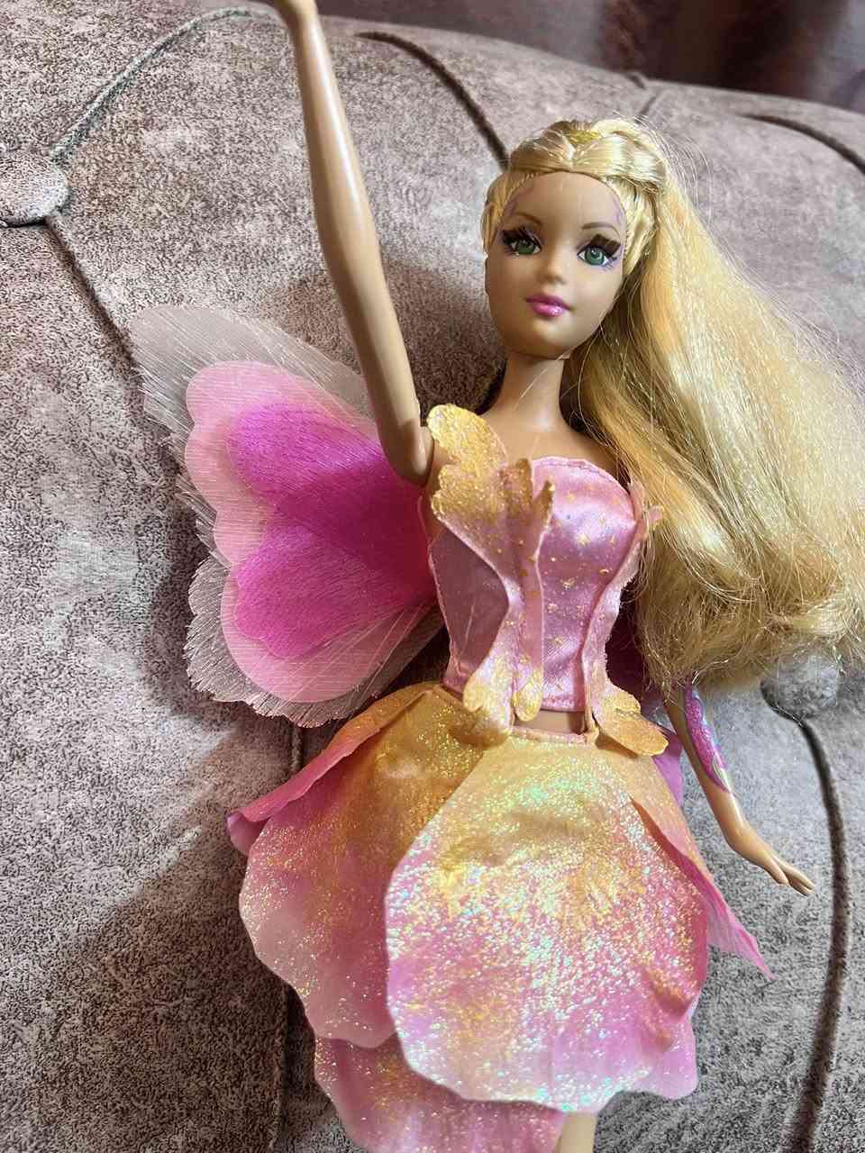 باربي اصلية مختومة 1999
عدها رموش ونظيفة وعدها اجنحة مضيئة
لفيلم باربي fairytopia هي والستاند مالتهة
السعر 35 الف قفل


**إذا كنت صاحب هذا الإعلان وتريد حذفه لأي سبب، رجاءا أرسل رسالة إلى الدعم الفني**