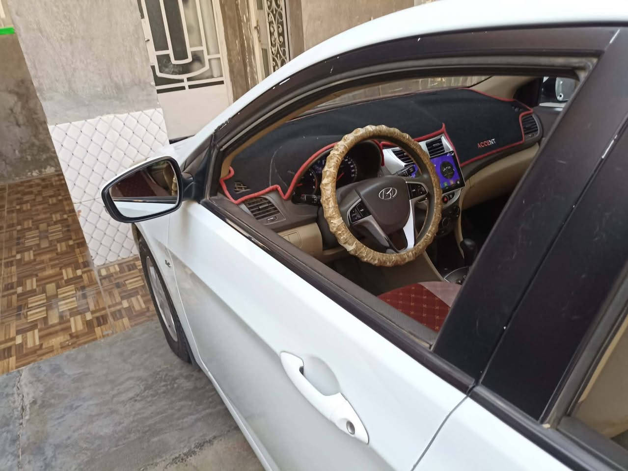 سلام عليكم
للبيع 

الموديل 2013

خليجي السياره 

بدون ضرار بدون صبغ كفاله عامه 

صدر امامي خلفي جديد 

تخم تايرات جديد 

سياره رقم ديالى 

سنويه بسمي جديد 

سعر 98 وبي مجال حك الجيه 

المكان ديالى
***********
