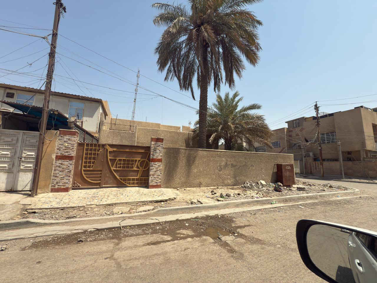 سلام عليكم بيت للبيع  في حي الاعلام ركن على شارعين ١٢ م المساحة ٣٣٦ متر مربع الواجهة ١٤ و النزال ٢٤ 
المطلوب بيع البيت بالكامل 
رقم الهاتف ***********
السعر مميز  على الخاص
