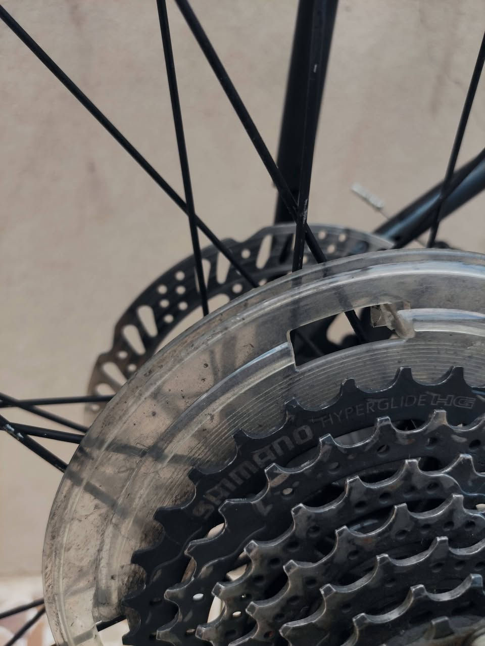 السلام عليكم
لعشاق الترحال والمسافات الطويلة والرحلات الخارجية 

دراجه #ترحال ماركة #MARIN مارين العالميه ماركه غنيه عن 

التعريف صنع ياباني اصلي اورجنال Made in JAPAN🇯🇵

حجم 27.5 قياس لارج L ارتفاع الفريم 54CM لشة عالية وضخم

لون فيراني لامع ميتاليك مميز ...مع وشومات الشركة لون اسود

سستم شيمانو كامل سيت آسيرا #SHIMANO_ACERA

بدالات السرعه 8X1 سحب دفع #شاشه حديث سلس جدا 

بريكات سستم #دسكات_فلنجة ميكانيك ماركة تيكترو TEKTRO

وياله زوم طبقتين مخصصه لتحمل الاوزان الثقيله والطسات 

تايرات كتان اصلية كراڤل ماركة #كيندا نقشه ناعمه فول سلاسة #KENDA  

كمبليونات وياله سلايت ...ستيرن رياضي ...سرج طبي اصلي 

🔴الدراجه قطعه مال حاويه غير مستخدم داخل العراق 
     الدراجه على وضع الشركه بلاد ما بيها برغي مبدل
     كامله وجاهزه بدون اي نقص 

المكان الموصل الجانب الايسر...السعر 3 ورقات (300$ دولار) 

يوجد توصيل بغداد 

*********** رقمي للتواصل
