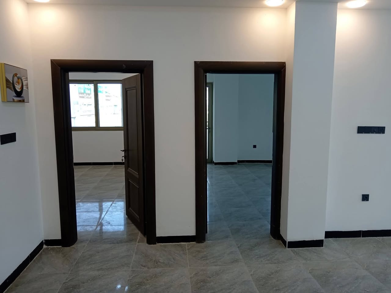 تعلن إدارة عمارة نازك عن توفر مكاتب تجارية في موقع استراتيجي متميز حيث صممت بخبرات عالية وفق اعلى المواصفات والانظمة الأمنية وشروط الدفاع المدني وتعتبر من البنايات العصرية من الطراز الحديث والمجهزة بأحدث الخدمات التي تلبي الاحتياجات والاغراض التجارية.

مميزات العمارة
1- نظام أمني (security) عالي على مدار (24) ساعة يشمل وجود حارس امن للعمارة وكاميرات مراقبة عالية الدقة (FHD) تغطي جميع الزوايا الحيوية في المبنى
2- كهرباء مستمرة بنظام (24) ساعة حسب الرغبة.
3- توفر إدارة العمارة موظف خدمات خاص بالعمارة.
4- مكيفات عالية الكفاءة مع توفير في استهلاك الطاقة.
5- جميع المكاتب مجهزة بـ مطبخ تركي عصري متكامل وبطراز حديث وجودة عالية.
6- سخانات ماء ذات سعات كبيرة لتلبية احتياجاتكم.
7- نظام انذار مبكر للحرائق مع كاشفات دخان وحرارة.
8- نظام دخول ذكي للعمارة...

لمزيد من التفاصيل مراسلتنا او الاتصال على الارقام↘️
  📞***********
  📞***********
