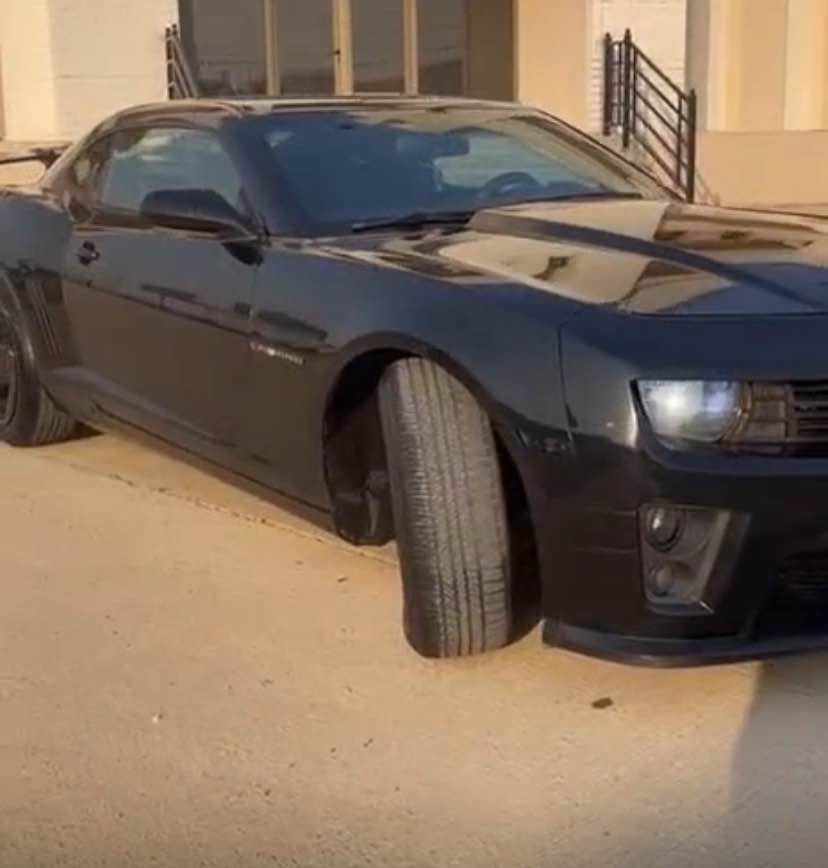 كامارو 
موديل ٢٠١١ 
بةس جاملغي سبوغة بئ ژؤرئ بئ ارباگ
رةقةم و سةنةوي هةتا ٢٠٣٠نوئ ية 
 گير و مةكينة و دار و بةردي بةشةرتة 
سحري 
٨٢ و وةرةقة و مجالةكي زور زور كةم
*********** أربيل, العراق
