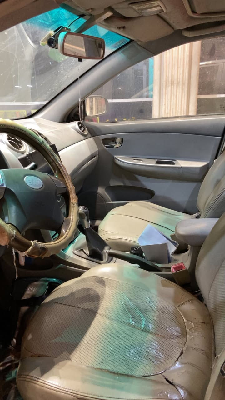 سياره بي وايدي 2013 بصمه كير عادي للبيع سياره جاهزه من كل نواحي محرك مبدل جديد السعر 53 مكان بغداد تلفون ***********
