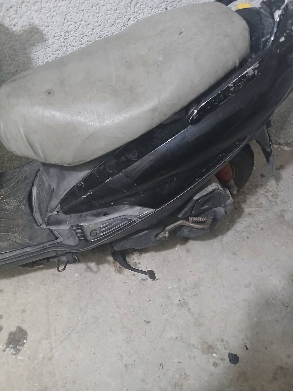 دراجا ماكس ١٤٠ البيع مكاني بغداد الكراده ناقصه بس كويل شغاله خير من الله اروح بيها واجي السعر ٢٠٠ الف الرقم ***********
