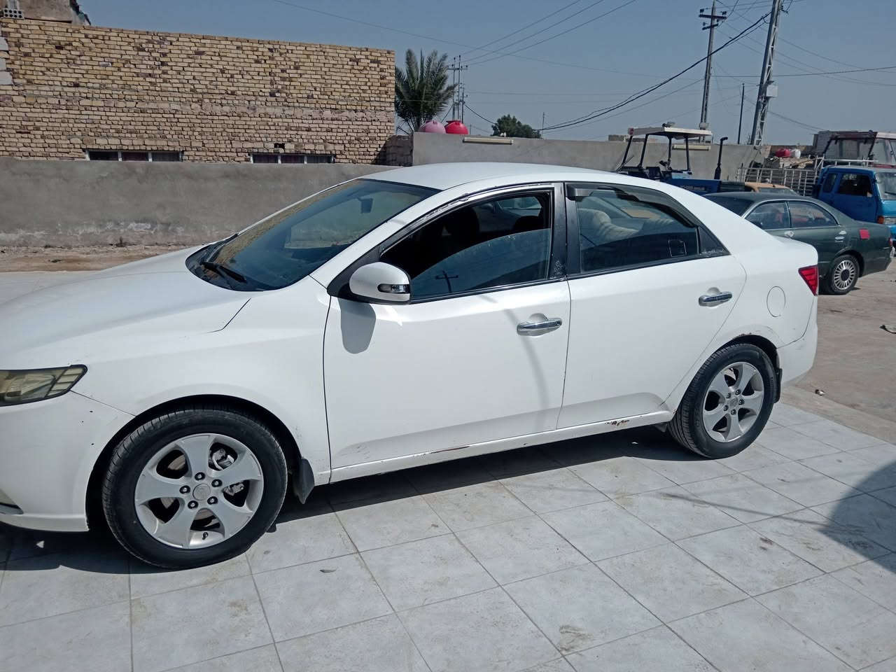 سلام عليكم لبيع سيراتو مديل 10سيار جاهز مجهز تخم تاير تبريد تدفئه كله شغاله عنوان الدوانيه مهناوي ستفسار ***********
