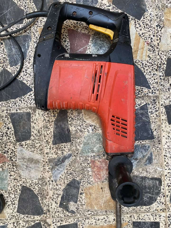دريل تفليش حجم كبير صناعه استراليا علفحص شرط مال رباطات سعره ٦٥ الف وبي مجال قليل
مدينة الصدر توصيل موجود
***********
