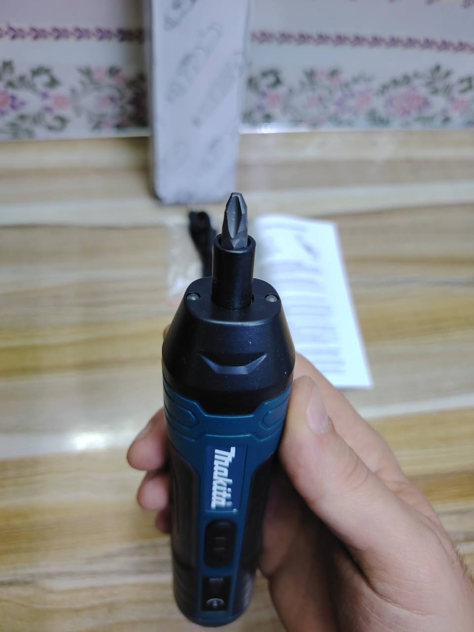 درنفيس شحن مفك براغي كهربائي لاسلكي جديد من ماكيتا 3.6 فولت - شحن سريع، أداة كهربائية 1300 مللي أمبير موضح بالصور السعر 20 الف للطلب او الاستفسار التواصل عبر رسائل الصفحة متوفر توصيل بغداد ومحافظات 👍 #تابع_الصفحة_يوصلك_كلشي_جديد


**إذا كنت صاحب هذا الإعلان وتريد حذفه لأي سبب، رجاءا أرسل رسالة إلى الدعم الفني**