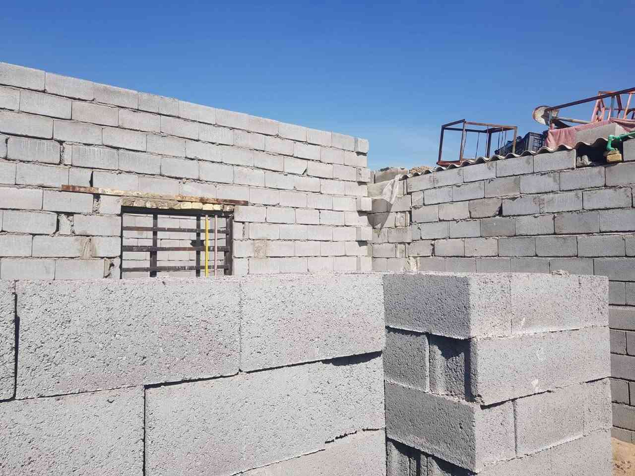 هيكل بسعر جدا مناسب ولموقع حلو حي الهادي المعامل الزبير زراعي المساحه 150 م  6 ملايين. ***********
