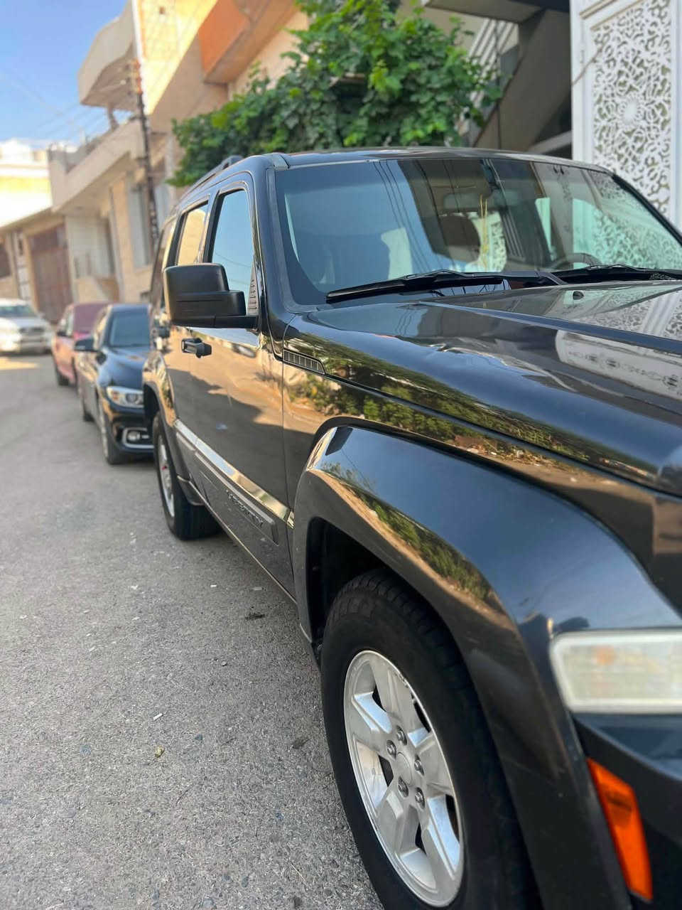 جێب بۆ فرۆشتن بەس دەرگای پێشەوە لای سەکن بۆیاخە 
٢٨٠ هەزار رۆشتوە
گێرو مەکینە بە شەررت بەس کاسکێتی مەکینەی کراوەتەوە 
١٠٠ وەرەقەو کەمێ معامەلە تێل بکەب بۆ ئەم رەقەمە *********** السليمانية, العراق
