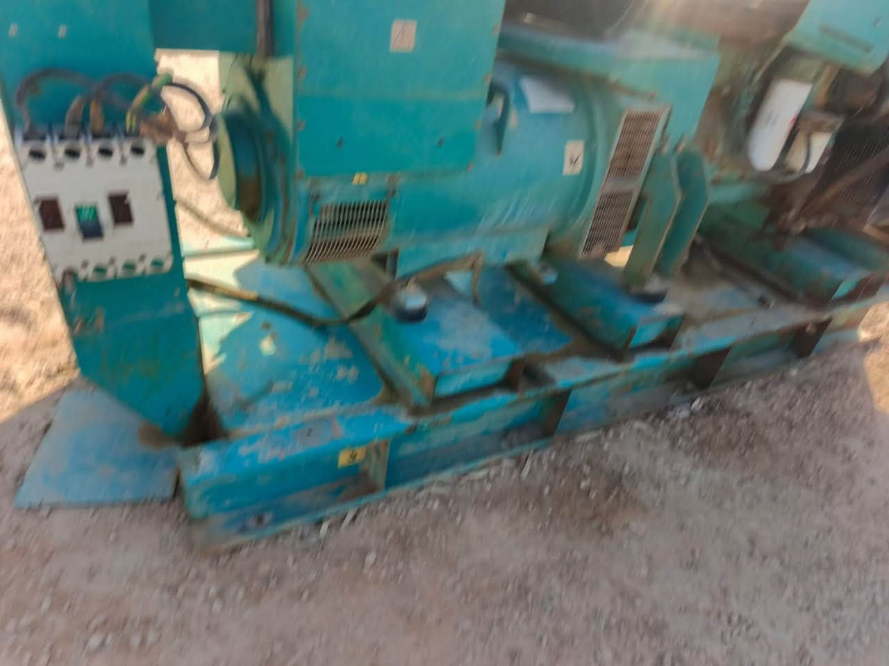 مولد للبيع 
كمنز أمريكي 300kvA كيفي
تشغيل بصمه 6 سلندر 
السعر 70ورقه يمكن بي مجال 😂
ملف لنشر لاتصال ‭***********‬
