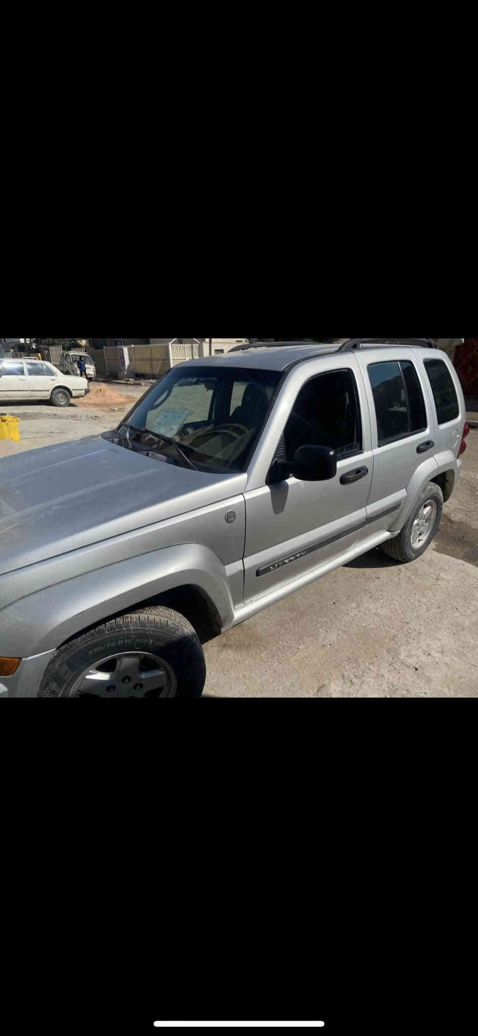 جيب لبرتي 2007مكينه 3700
كير مكينه تبريد كفاله 
السياره بدون حادث ولا صبغ 
كامله مابيه نقص رقم بغداد تحويل ثاني يوم
السعر 70وبيه مجال بسيط
عنوان بغداد شارع فلسطين
***********
***********
