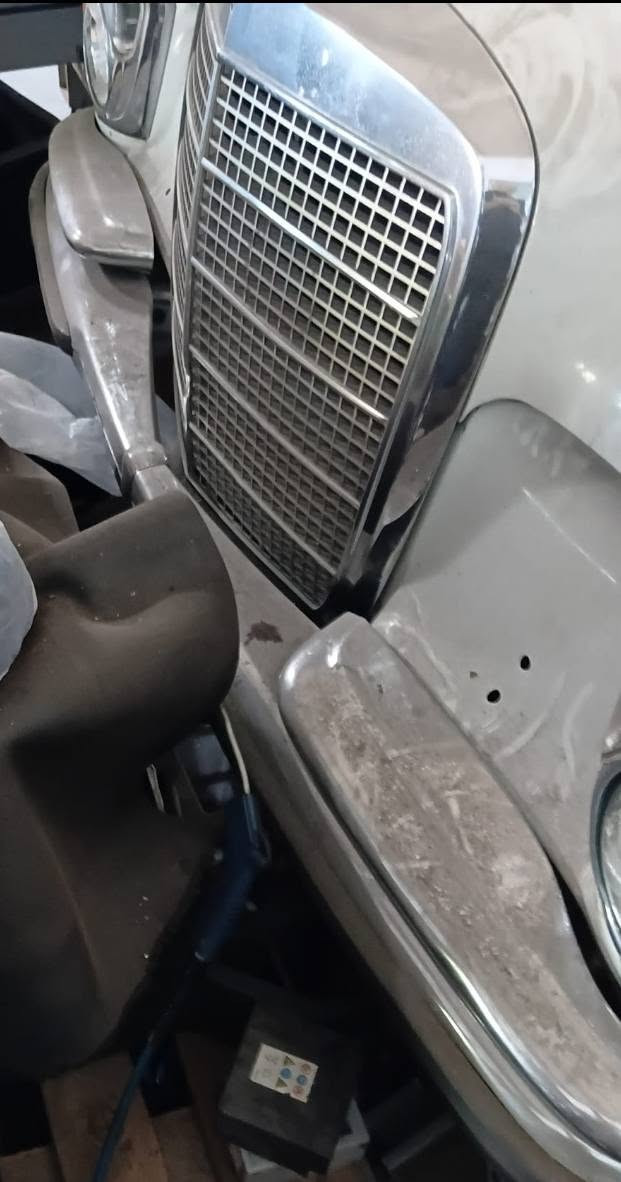 MERCEDES 280
موديل 1968 
تباع فقط ادوات .موجودة حاليا بالمانيا
كير اوتوماتيك محرك 4 سلندر بانزين (شغال تمام الكير والمحرك) 
اغراضها كاملة بدون نقص 
سعرها واصل للعراق مفصخة (7 الف دولار - 70 ورقة)


**إذا كنت صاحب هذا الإعلان وتريد حذفه لأي سبب، رجاءا أرسل رسالة إلى الدعم الفني**