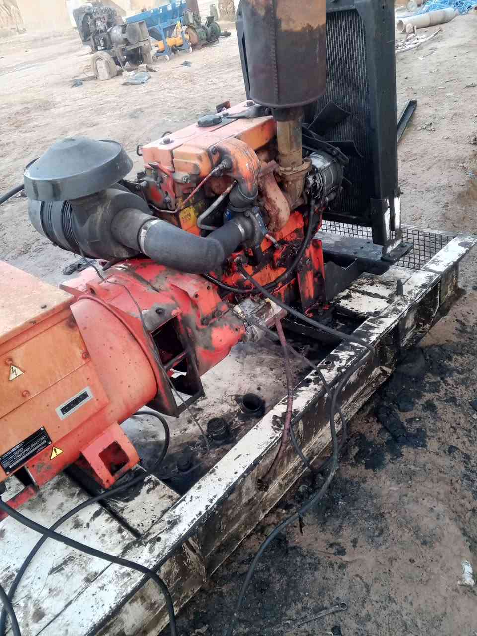 للبيع مولد بيركز انكليزي 4بستم توليد 50كيفي طبك بلادي شرط لاصرف ولا بخار  تشغيل أوتو المكان  ***********
