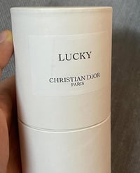 مزاد • مكياج • للبيع