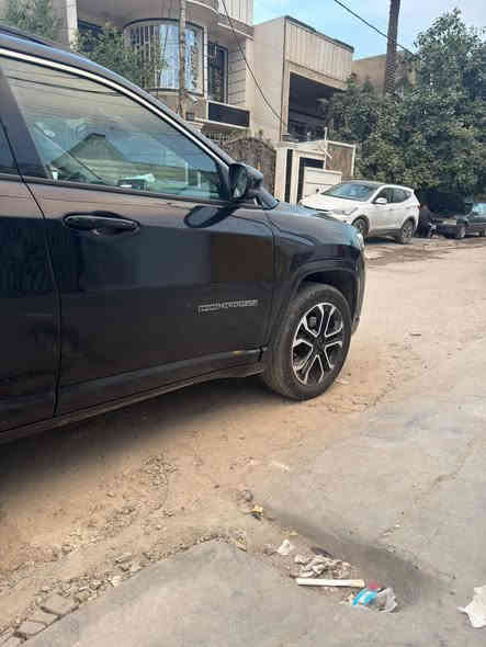 ‎النوع : جيب كومباس لمتد Jeep Compass Limited
‎الموديل : 2022 الشكل الجديد

‎اللون : اسود

‎السعر 150$ ورقه بيه مجال

‎عداد المسافة :25 الف ميل بس 

‎حجم المحرك : 4 سلندر ( 2.4L )

‎ناقل الحركة : گير اوتوماتيك وعادي من 8 سرعات

‎ملاحظة :

‎المواصفات : Limited

‎دفع رباعي
‎شاشة كبيرة
‎كشنات جلد تدفئة وتبريد 
‎كشن سائق تحكم كهربائي
‎هيتر ستيرن
‎تحكمات ستيرن جهتين
‎تبريد وتدفئة قطعتين امامي وخلفي
‎مثبت سرعة ذكي تفاعلي
‎رادارات امامي وجانبي
‎نظام نقطة عمياء
‎جنطة كهرباء شفط
‎شحن لاسلكي 
‎بصمة أبواب وتشغيل وجنطة
‎تشغيل عن بعد
‎قيادة ذاتية
‎اوتو ستوب توقف تلقائي
‎نظام تحديد مسار
‎سايد بريك بصمة
‎مانع انزلاق
‎وبقية المواصفات المعروفة
‎ الضرر جاملخ الامامي و بنيد مبدل فقط  ايرباك الستيرن و الدشبول   

‎مكان السيارة بغداد
‎صور ضرر موجودة

‎للتفاصيل اكثر التواصل على رقم الموبايل او وتساب
السعر  150ورقه وبي مجال للشراي
*********** 
***********

