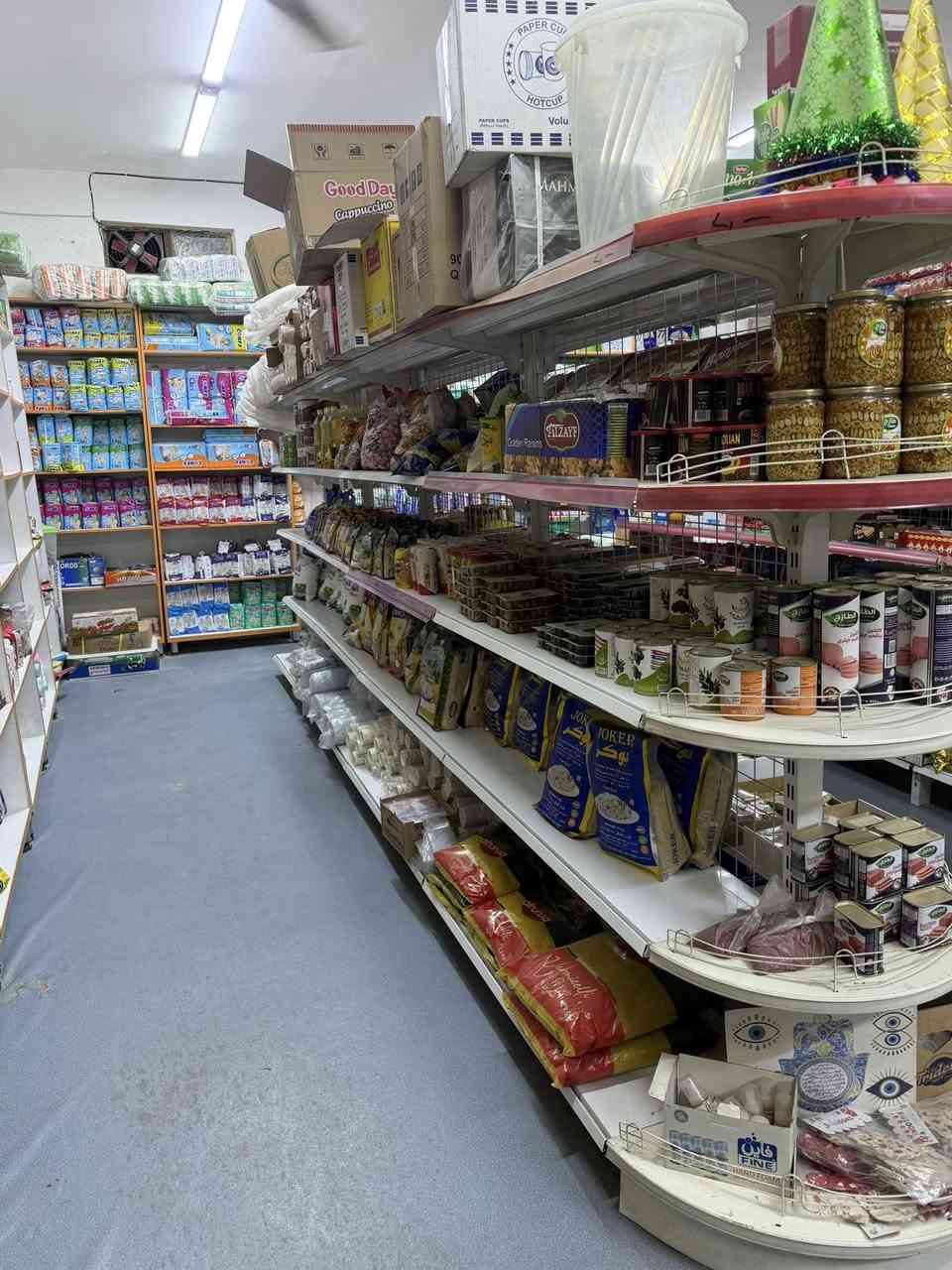 سفينه وصطي العدد 2 وحده الطول 4 والثانيه الطول 5 السعر المتر 100 التصال ***********
