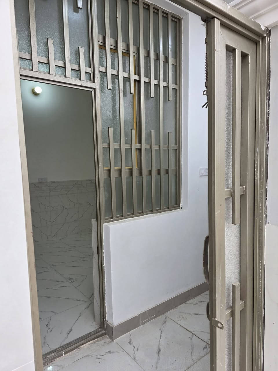 دار للبيع ٥٠م طابو سند ٢٥ كربلاء حي الجامعه كافة الخدمات عن الأمام ٤كم مقابل مدينة الزائرين مجاور جامعة كربلاء بناء طابوك شغل درجه اولئ ***********
