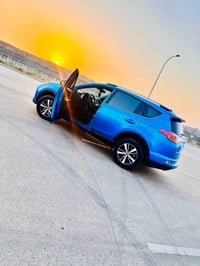 السعر 170 وبيه مجال  للبيع راف فور موديل 2018 XLE وارد امريكي ضررهة جا...