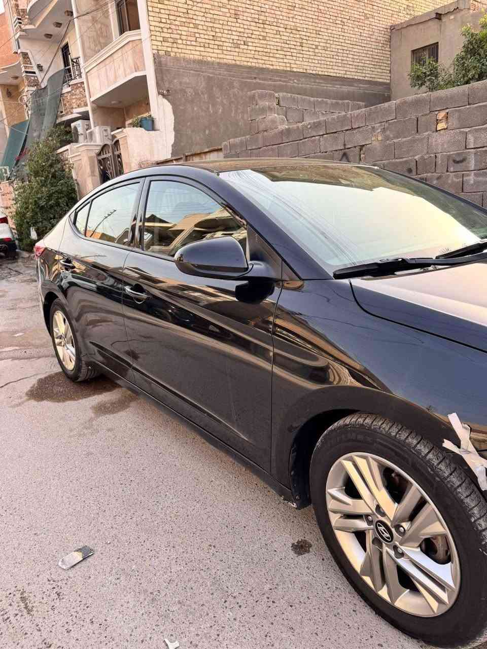 السلام عليكم
النترا 2019امريكي صورة الحادث بالمنشور
سيارة جاهزة بيهة 4قطع كلير بامريكا بدون معجون بدون ايرباك 
العنوان شعب عدن 
السعر 117
***********
