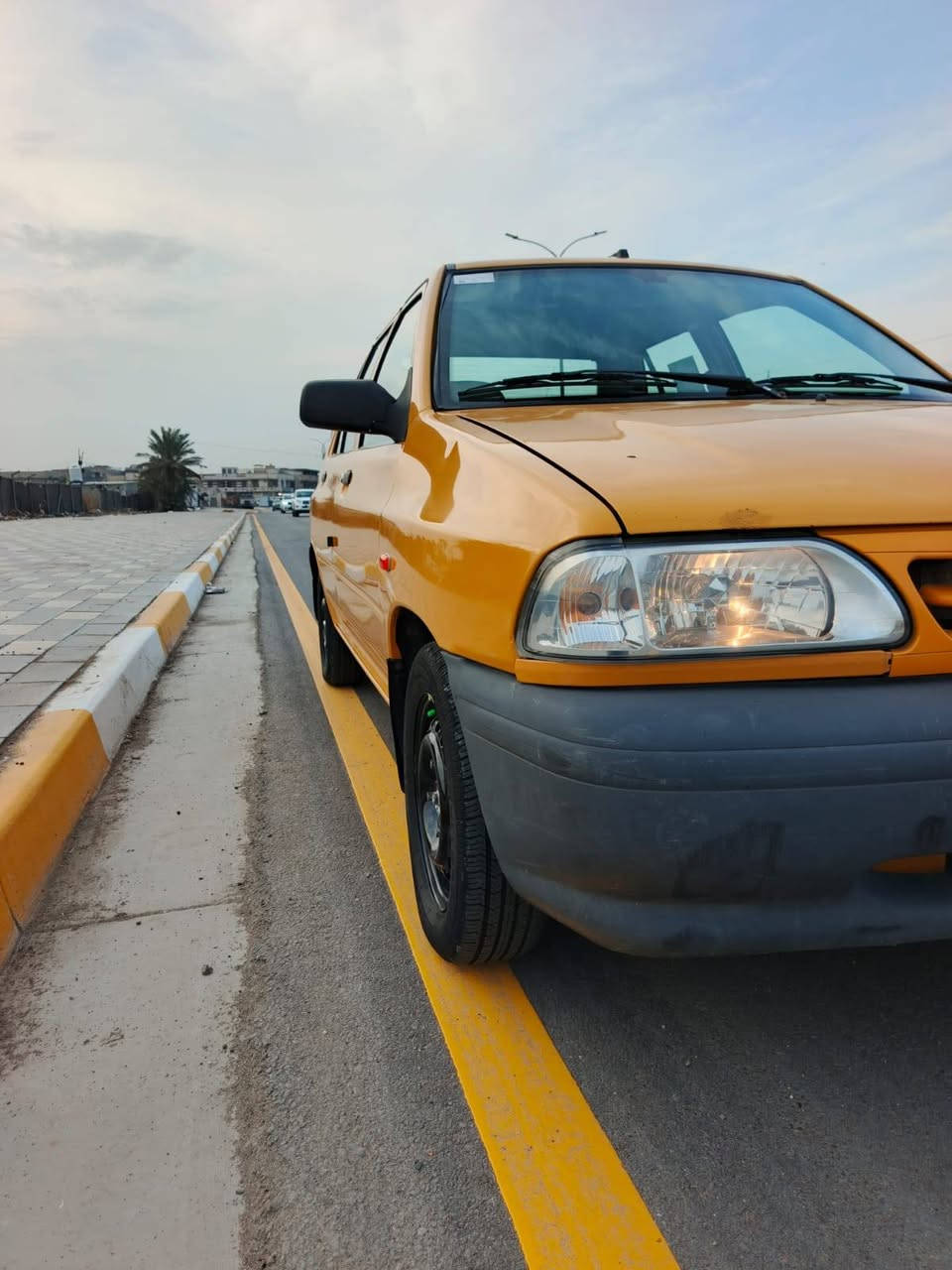 السلام عليكم سايبه موديل 22 سياره جديده ومكفوله كفاله عامه ماشيه 88رقم وهزه جديده سياره مدوشمه كير ومحرك مكفولات عنوات بغداد رقم ***********
