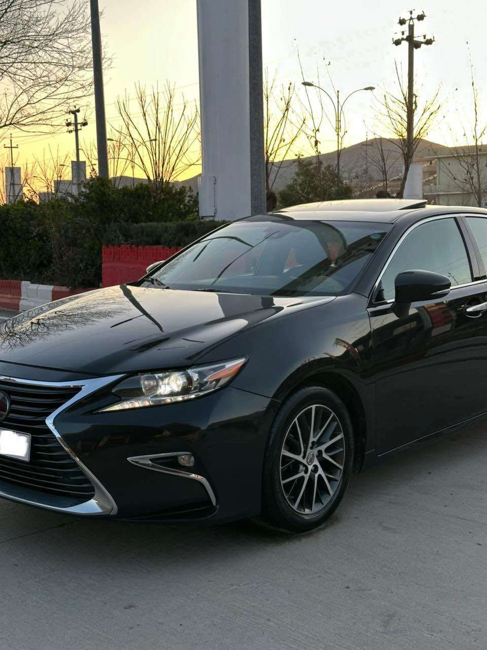 لێگزز ES350 کلین بێ بۆیاخ سحر185$ژم ***********
لێگزز 350es مۆدیل 2017 ماسەفات ئەمریکی فول فول ماسەفات. بەسمە سڵایتی رادار خەتی جادە راداری ٣٦٠ پلە تەنیشت پشت پێش کامل حاسەو رادارە ئاوێنە رادار کوشن ساردو گەرم کوشن جڵد  کوشن خەزن  پەردە سێمۆدی لێخورین 
سەیارەکە کلینە بێ بۆیاخ بێ کرانەوە بێ تەحدیل بێ شوخت دەعامیشی بۆیاخ نیە 
سەیارەکە خۆی دیارە دەعامی بۆ دەعامی بەشەرت 
گێر و مەکینەی بورخی دەسکاری نەکراوە  67 هەزار رۆشتوە
سەنەوی تازەیە رەقەم سلێمانی 
 شوێن رانیە.  سحر 185$   ژم *********** وەتس ئەپ رانية, السليمانية
