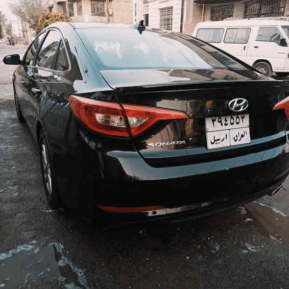 سلام عليكم 
سوناتا موديل  17  وأرد أمريكي 
لون اسود 
ليبل واحد مكفوله من صبغ والحادث 
ثلاثة أنظمة قياده 
تحكم استيرن 
تبريد منظومه جديده 
محرك 2400
مكان سياره بغداد الغزالية 
السعر 125
***********
