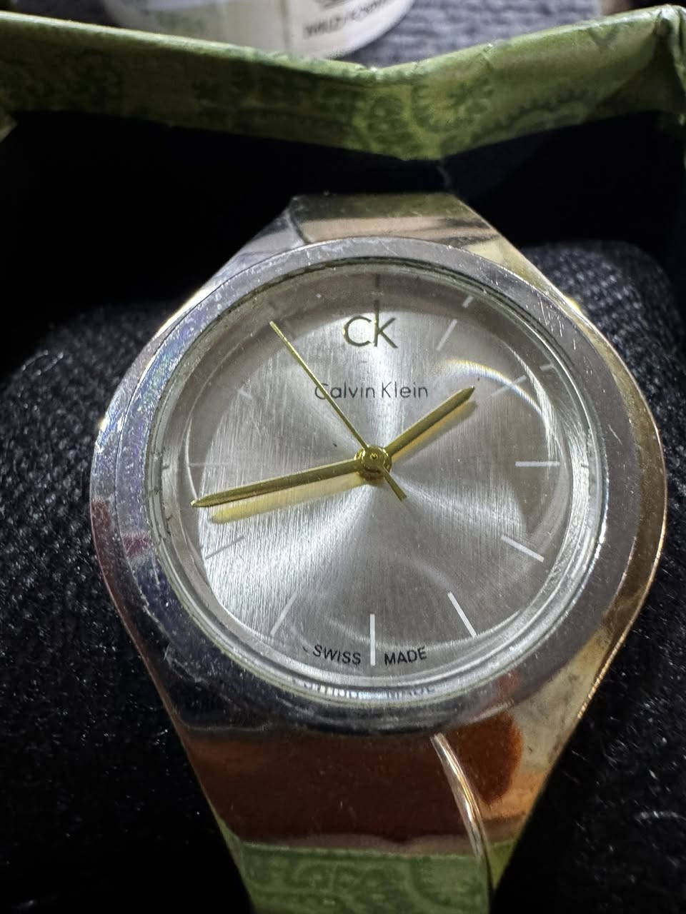 ck مستخدمة نظافة80‎%‎
انطيني سعر واخذهه


**إذا كنت صاحب هذا الإعلان وتريد حذفه لأي سبب، رجاءا أرسل رسالة إلى الدعم الفني**