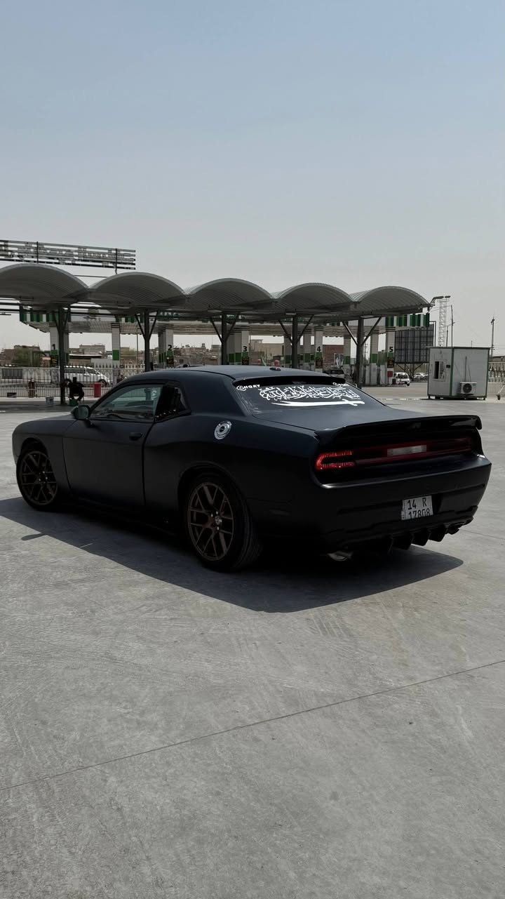 السلام عليكم
من رخصة الادمن

جالنجر GT موديل 2012 وارد كندي V6
ماشيه 166K

السيارة تعميري وترتيبي وانا واكف عليها واعتقد قله القليل هيج موديل وهيج نظافة وترتيب 

المواصفات والاضافات:-
تحكم كامل بمقعد السايق كهرباء
تدفئة تبريد
تبريد خلفي قطعتين
تبريد كامل شغال
شاشة اندرويد 11 احدث شاش
بصمة ابواب ترحيب
مضخم صوت (سبوفر) قوي جداً لكن مامشدود
كت 2022 تحديث
دعامية امامي srt
دعامية خلفية
دوسات srt
سبايدر srt
شفقة
كفرات مري
دفيوزر srt
كفرات فچوج بالصندوك ممشدودات srt
+بطيقات جالنجر أصل موجودة بالصندوك اني شاد هاي البطيخات علمود الصوت من عبرت الهزة والفحص
غرفة داخلية أسود واحمر مغلفة نايلون
تخم تايرات امامي اليوم شديته موضح بالصور
مشط جديد + باور تنظيف وفتح كامل صار خفيف ماي
بچم امامي تطبيگ 95% ماكو موديل 2012 هيج تطبيگ
دهن مكينة+,دهن گير جديد هسة بدلتهن 
ادامة كاملة للمكينة يم علي  rt بلكات اصليه ريسنگ وتنظيف وادامة

*مكينة 3.6L كفالة 100% من التبخير من النضوح والفتح فقط للادامة وأيضاً گير HIME هيمي جديد شديتة يعني راحة للمكينة

*حدادة عامة قبل 20يوم نزلتها كاملة واشتغلتها كلهل امامي خلفي  وبيها أيضاً ضمان من الكراج الي اشتغلهة 

*لون السيارة الاساسي (اسود غير محدد) 7 الوان يحتاجلة بولش وعناية فا  تم التغليف السيارة بالكامل أسود طافي للجمالية 
(مسموح لدى المرور غير محاسب لانو السنوية تقرا اسود غير محدد)

*هزة قبل اسبوع سويتها وارقام جديدة بصرة 14 مشروع وطني سنوية لل 28 يعني تحويل ثاني يوم

*الضرر
 جاملغ وباب صفحة السايق تعديل بارد حادث كندا غير موضح (لايوجد صور) اببع صبغ عام اني

النقوصات
يرادلها ترتيب الداخل دكتات التبريد فقط يتحركن وبيهن تكسير خفيف وحمام
+ مشتغليلها تنته تركيب وشوية بيها فطر بالقمارة صغير لان صار ضغط من التنته لان مو مالها الاصلية شاديها ماعليها شي مغلفة بالكامل يعني لاتخر السيارة ولاتنطي رطوبة مجرد يرادلها فايبر كلاس اذا تريد تشتغلهة والتنته لغيتها أيضاً .

السيارة اني تعبت بيها واشتغلتها مثل ماگلت ونادرا هيج تحصل سيارة نظيفة فا لتكسر بسعرها رجاءاً مجاي امدحها لان سيارتي تجي تشوف بعينك واذا معجبك تاخذها بلاش واني بخدمتك

السعر ( 77$) ورقة وبيها مجال العنوان البصره الزبير 

اتصال ع شريحة ***********
واتساب ***********
حياكم الله
