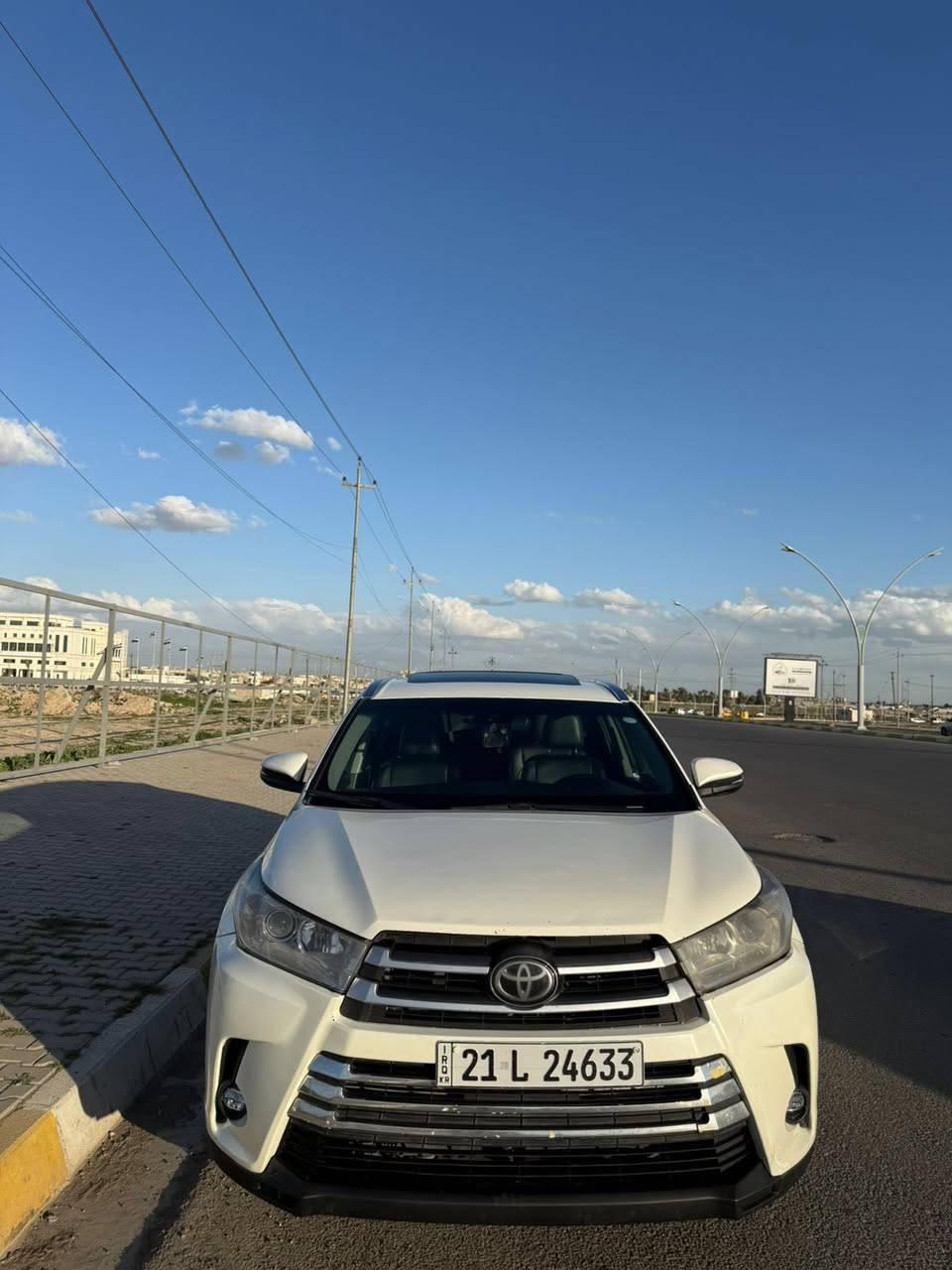 السلام عليكم
🚗 Toyota Highlander 2018 XLE للبيع
وارد أمريكي – فول مواصفات ملكية

🔹 ماشية: 130 
🔹 محرك: 6 سلندر 
🔹 7 راكب
🔹 رقم أربيل 
🔹 سنوية بعدها ما ساقطة
🔹 مكان السيارة: كركوك

✨ المواصفات:
✔️ فتحة سقف
✔️ شاشة كبيرة
✔️ بصمة (دخول وتشغيل ذكي)
✔️ كراسي أمامية كهرباء
✔️ تدفئة وتبريد كشنات
✔️ تبريد 3 قطع
✔️ داخلية لونين
✔️ جنوط شركة + تخم تاير جيد
✔️ جنطة كهرباء
✔️ تحكم ستيرن
✔️ رادار أمامي + رادار مري (نقاط عمياء)
✔️ مانع انزلاق
✔️ زنون
✔️ BSM منفصل

🛡️ الأمان:
✔️ إيرباغات سليمة

📌 ملاحظات الحادث:
بيها جامرلغ صبغ +  بنيد

✅ السيارة جاهزة وما بيها أي نقص
السعر :245 للبيع جوه السوك

للاستفسار خاص 📩
***********
