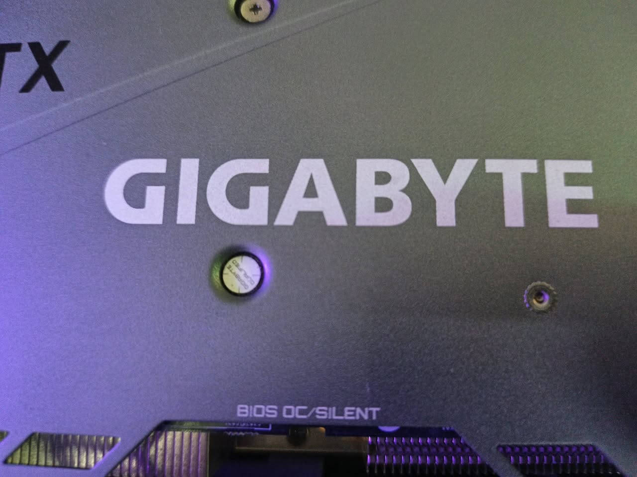 كارت 3070ti
كارت جديد ما مستخدم شي قليل
لا مفتوح و لا مصلح 
و حرارته متعبر ال 60 على 2k
بدون كارتونه 
السعر 450 الف نهايته
مكان بغداد البياع
***********
