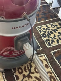 غساله • مكنسة